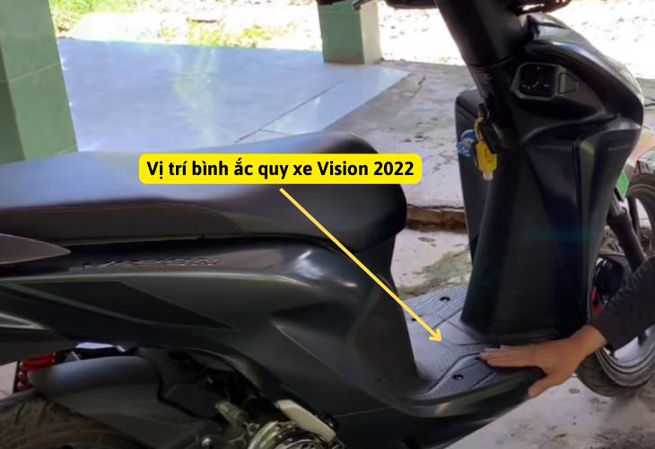 Bình ắc quy xe Vision nằm ở đâu? Cách thay bình ắc quy Vision