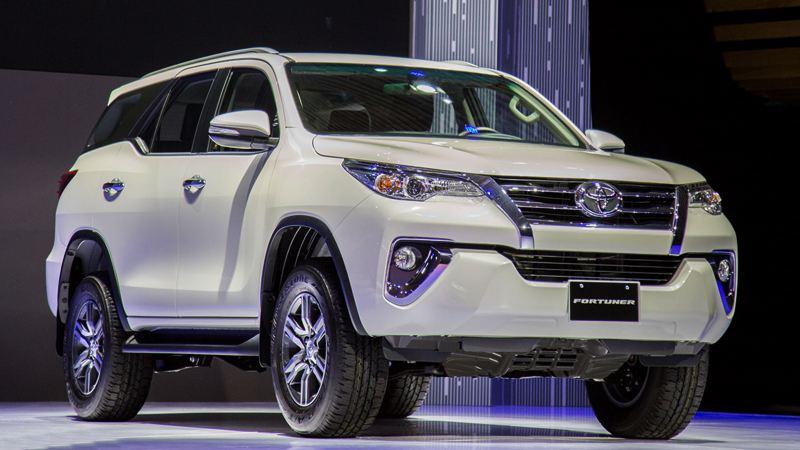 Thông số kỹ thuật Toyota Fortuner 2017 tại Việt Nam