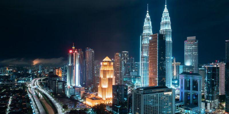 Tòa tháp đôi Petronas biểu tượng của Malaysia