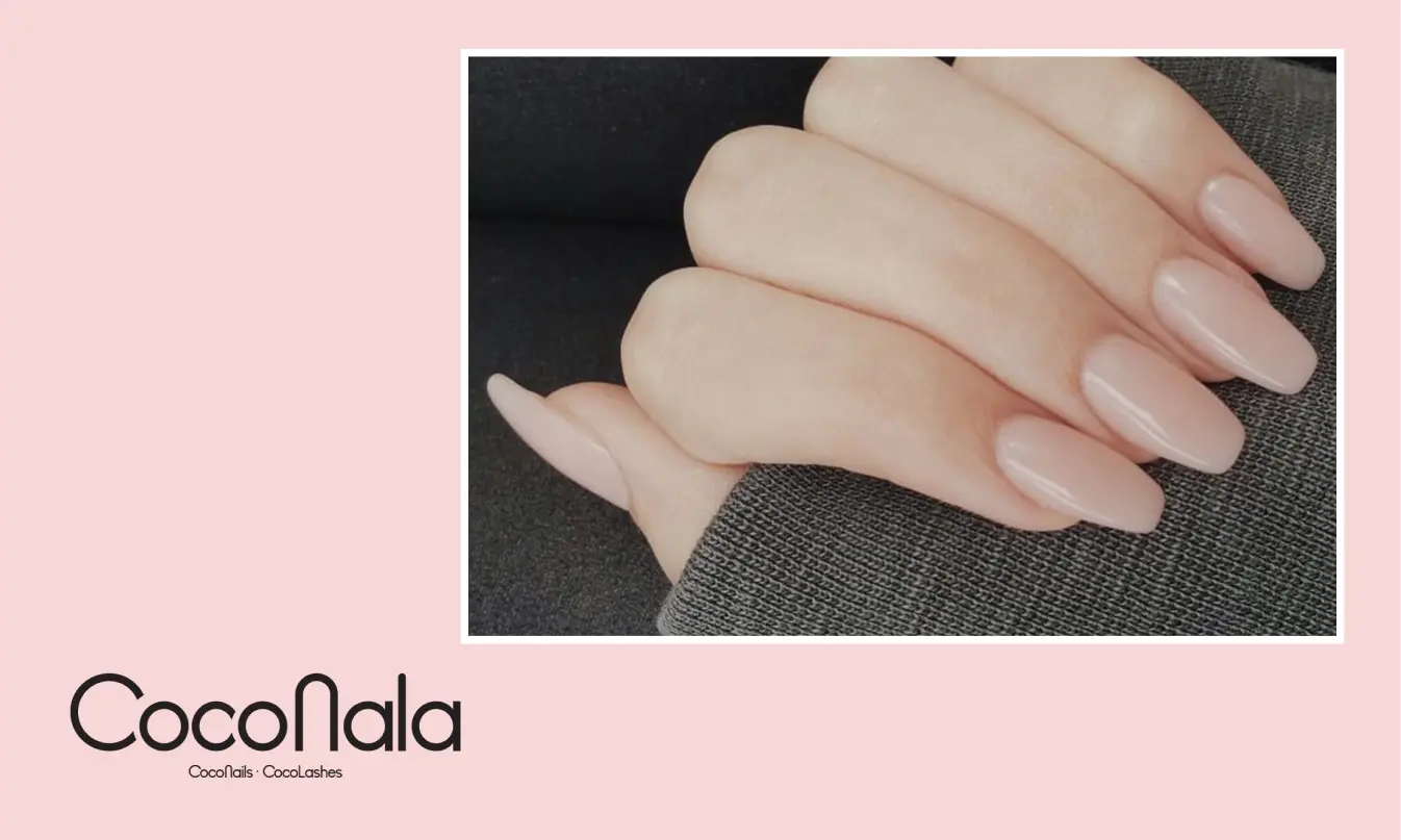 Mẫu nail sơn màu đơn giản cho nàng vẻ ngoài nhẹ nhàng, tự nhiên