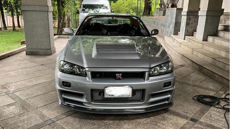 Hàng hiếm Nissan Skyline GT-R R34 rao bán giá không tưởng - 2