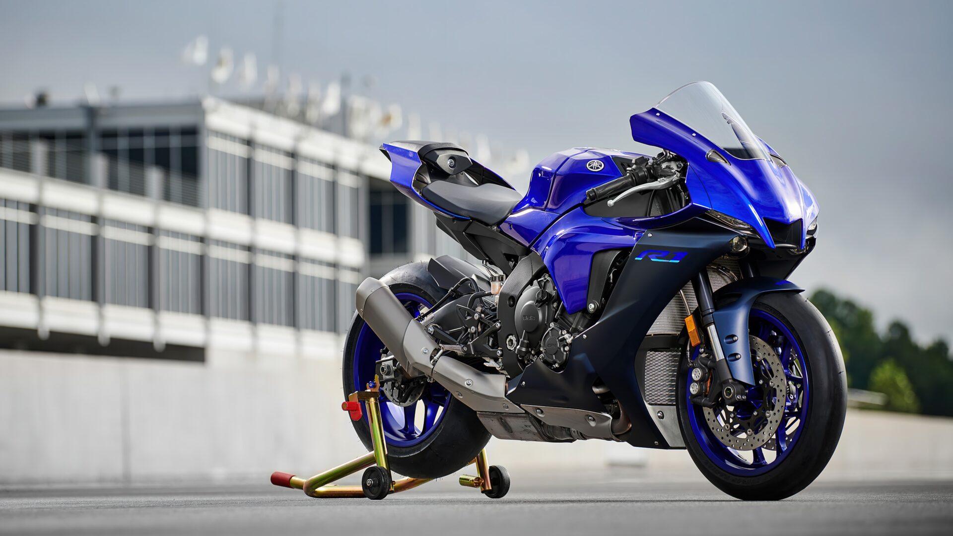 Vì ai cũng cần desktop ấn tượng, mời tải bộ hình nền mô tô Yamaha R1